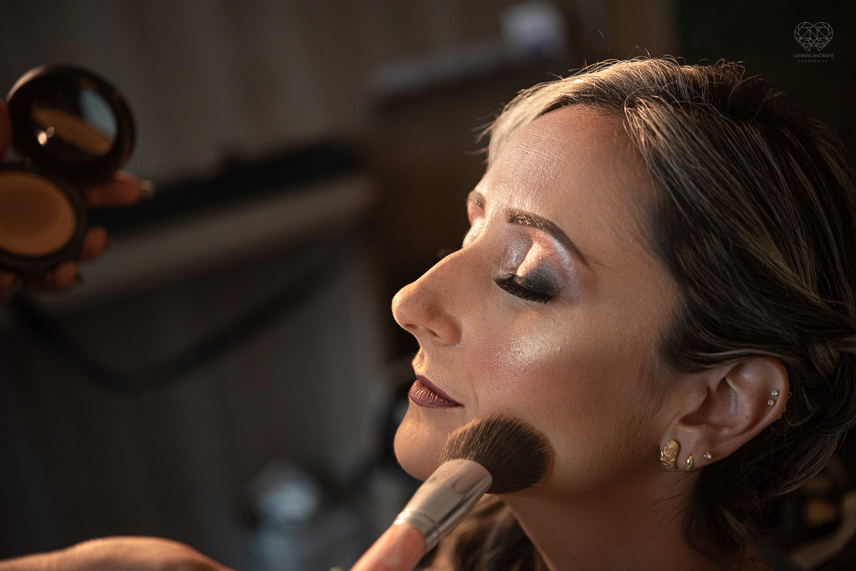 intimate wedding mini wedding feito em casa na cidade de santos fotografado pela fotografa premiada internacionalmente Nayara Andrade fotografia making of de noiva e noivo e jantar na casa da familia