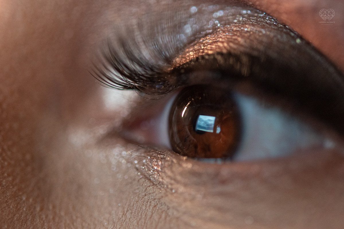 intimate wedding mini wedding feito em casa na cidade de santos fotografado pela fotografa premiada internacionalmente Nayara Andrade fotografia making of de noiva e noivo e jantar na casa da familia