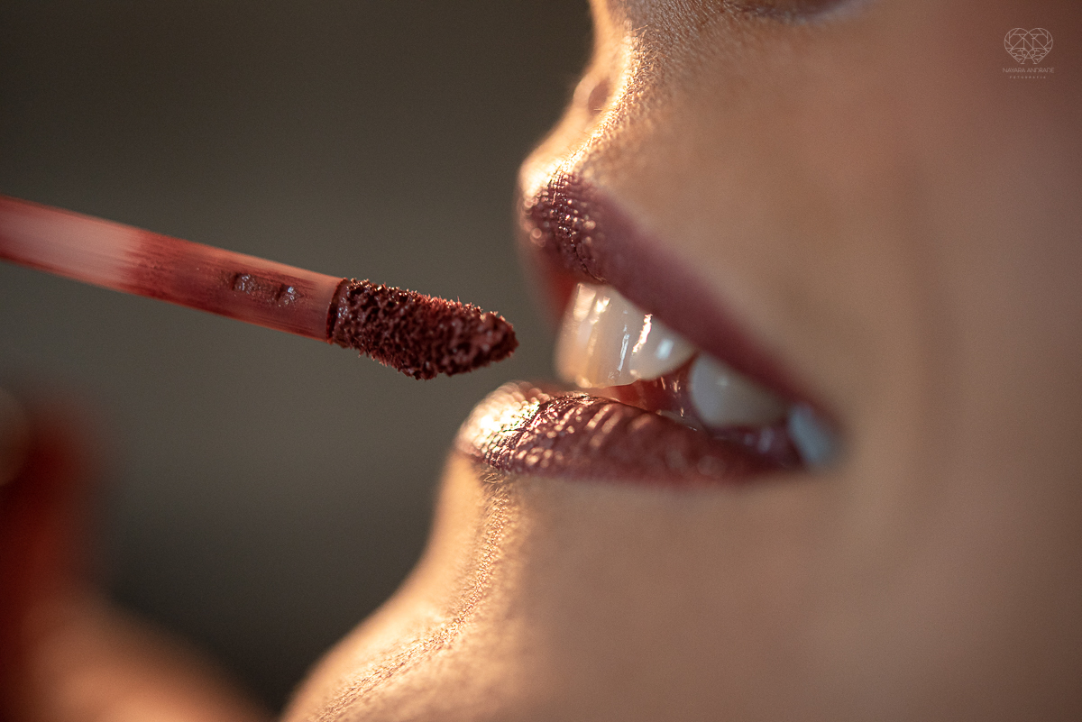 intimate wedding mini wedding feito em casa na cidade de santos fotografado pela fotografa premiada internacionalmente Nayara Andrade fotografia making of de noiva e noivo e jantar na casa da familia