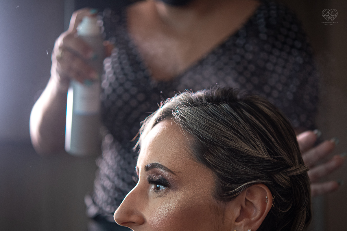 intimate wedding mini wedding feito em casa na cidade de santos fotografado pela fotografa premiada internacionalmente Nayara Andrade fotografia making of de noiva e noivo e jantar na casa da familia