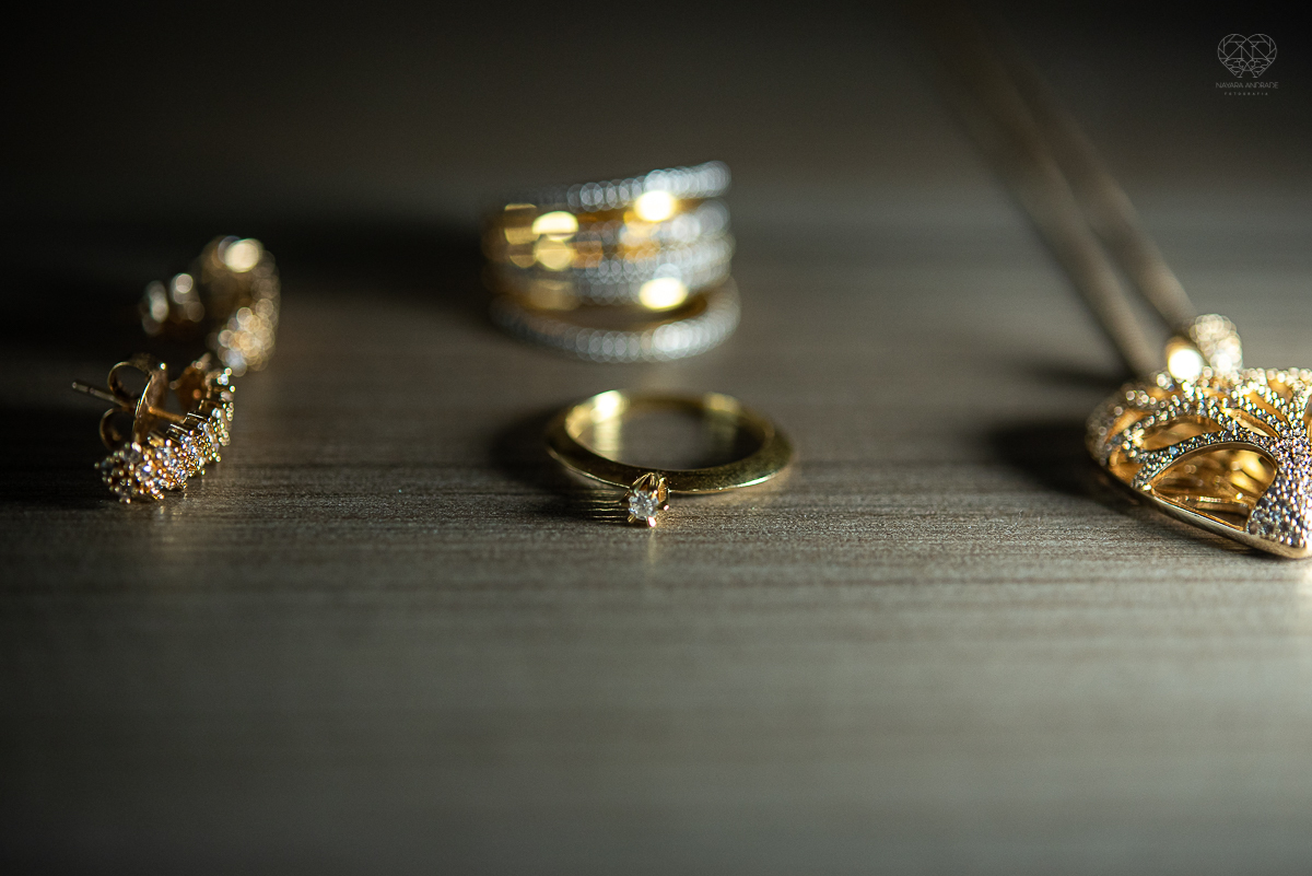 intimate wedding mini wedding feito em casa na cidade de santos fotografado pela fotografa premiada internacionalmente Nayara Andrade fotografia making of de noiva e noivo e jantar na casa da familia