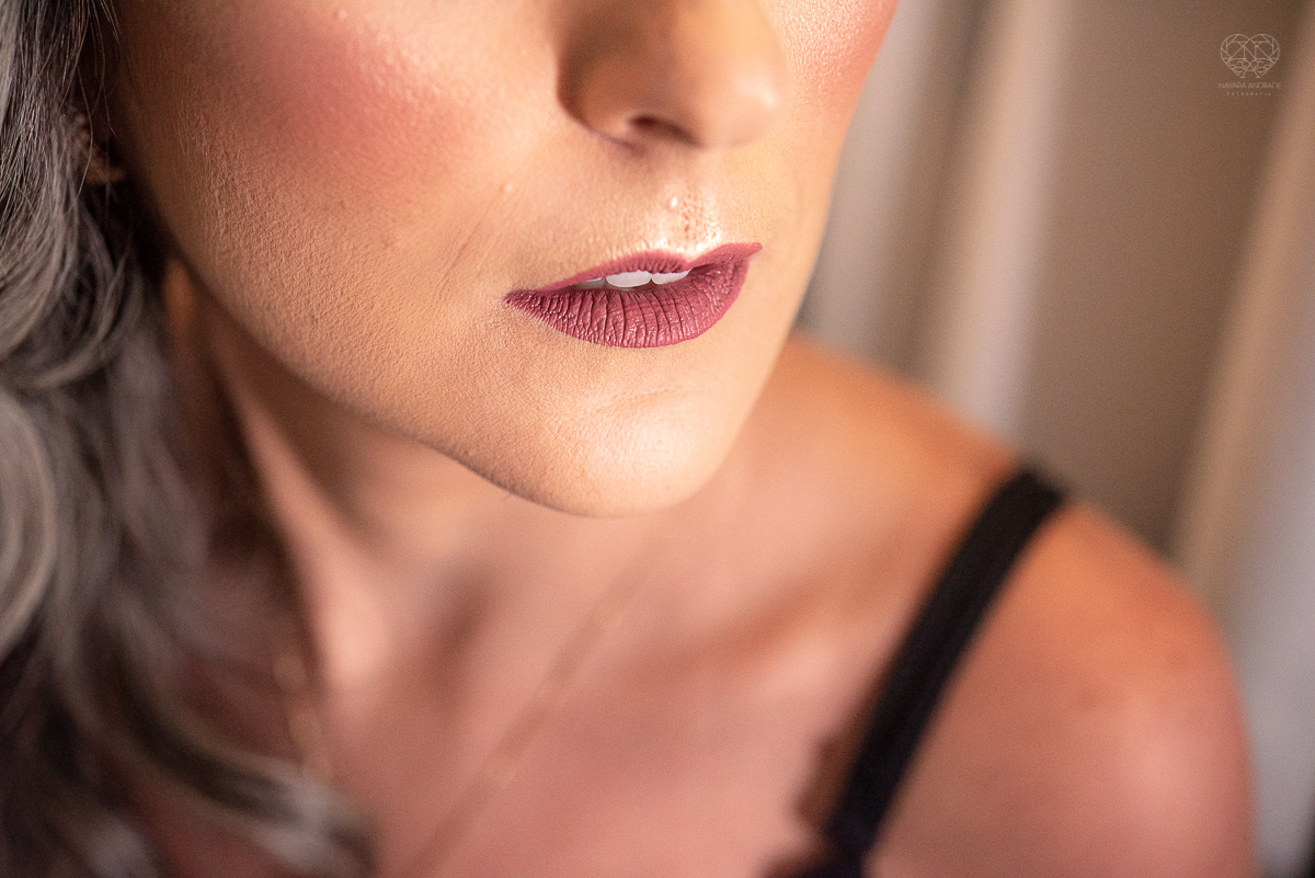 intimate wedding mini wedding feito em casa na cidade de santos fotografado pela fotografa premiada internacionalmente Nayara Andrade fotografia making of de noiva e noivo e jantar na casa da familia