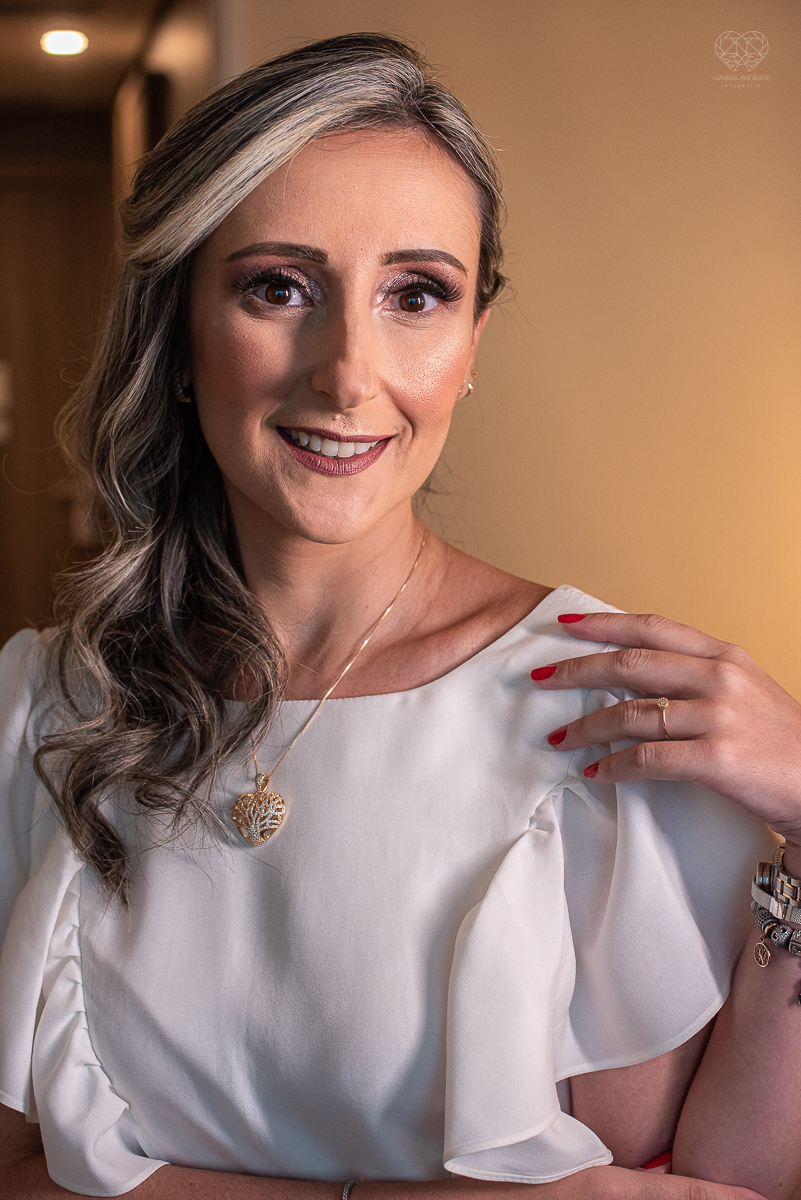 intimate wedding mini wedding feito em casa na cidade de santos fotografado pela fotografa premiada internacionalmente Nayara Andrade fotografia making of de noiva e noivo e jantar na casa da familia