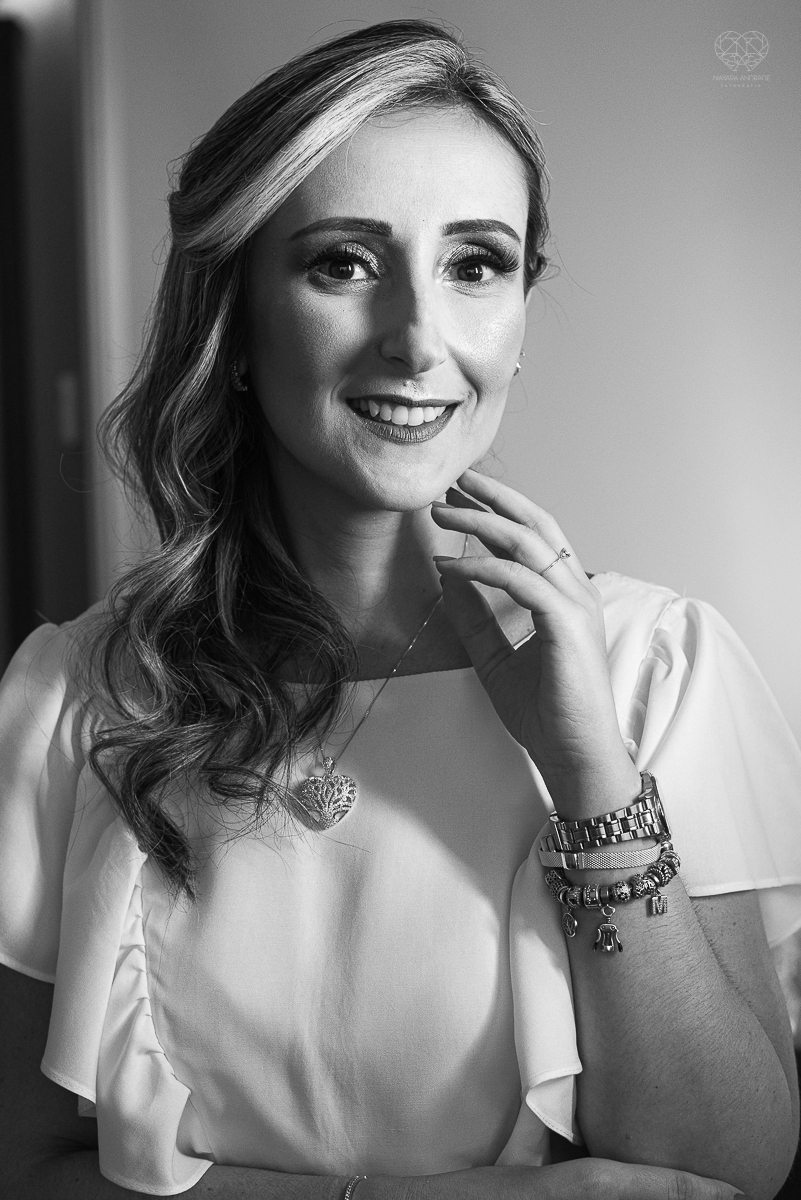 intimate wedding mini wedding feito em casa na cidade de santos fotografado pela fotografa premiada internacionalmente Nayara Andrade fotografia making of de noiva e noivo e jantar na casa da familia