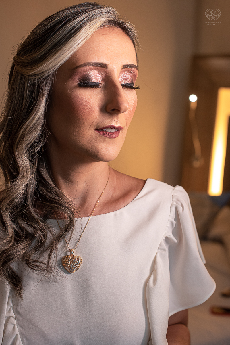 intimate wedding mini wedding feito em casa na cidade de santos fotografado pela fotografa premiada internacionalmente Nayara Andrade fotografia making of de noiva e noivo e jantar na casa da familia