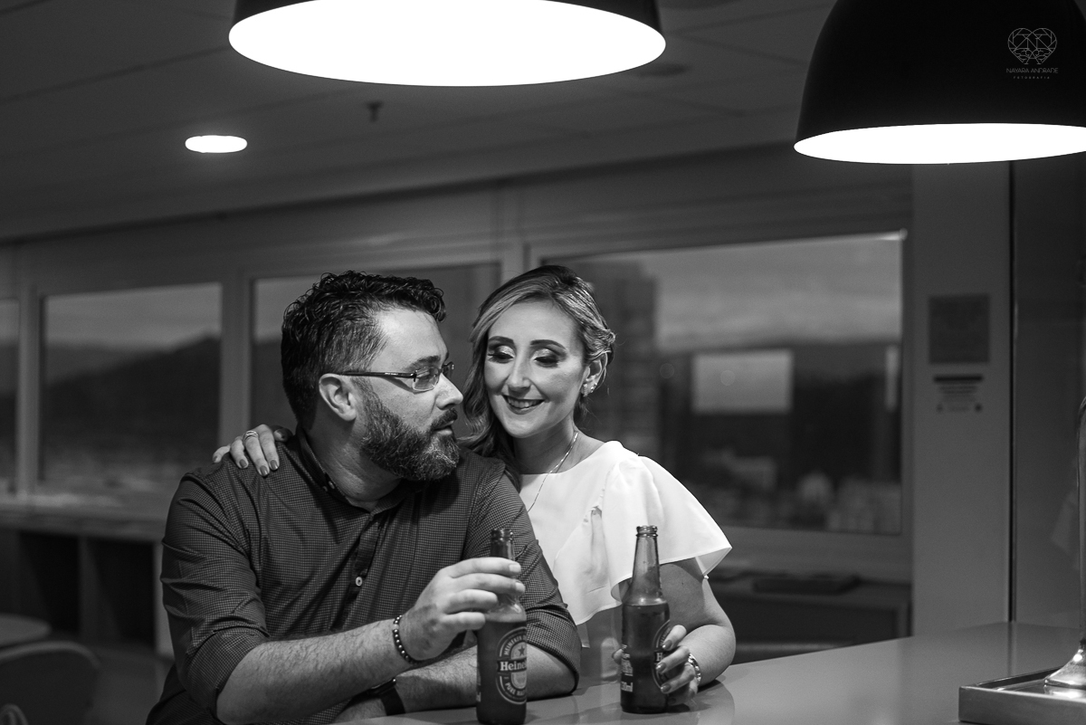 intimate wedding mini wedding feito em casa na cidade de santos fotografado pela fotografa premiada internacionalmente Nayara Andrade fotografia making of de noiva e noivo e jantar na casa da familia