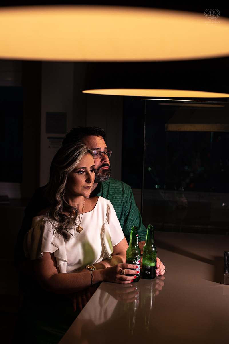 intimate wedding mini wedding feito em casa na cidade de santos fotografado pela fotografa premiada internacionalmente Nayara Andrade fotografia making of de noiva e noivo e jantar na casa da familia