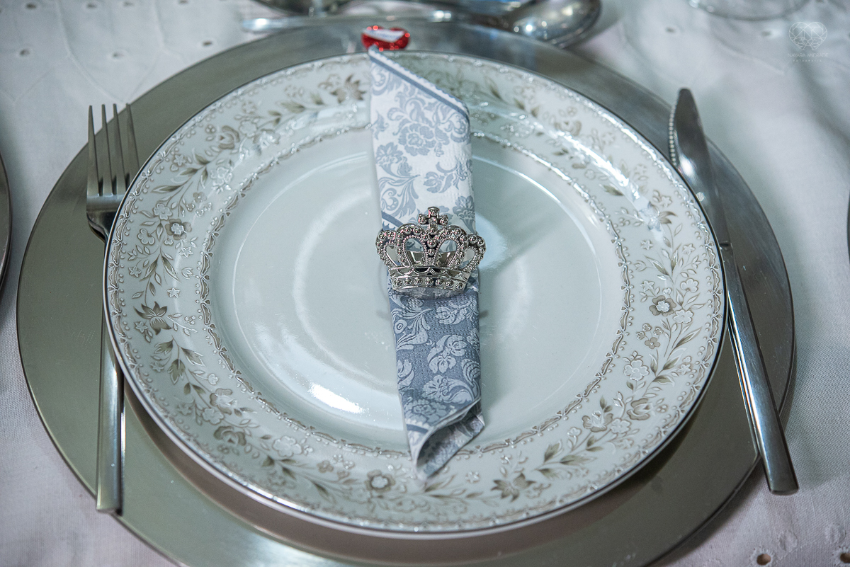 intimate wedding mini wedding feito em casa na cidade de santos fotografado pela fotografa premiada internacionalmente Nayara Andrade fotografia making of de noiva e noivo e jantar na casa da familia