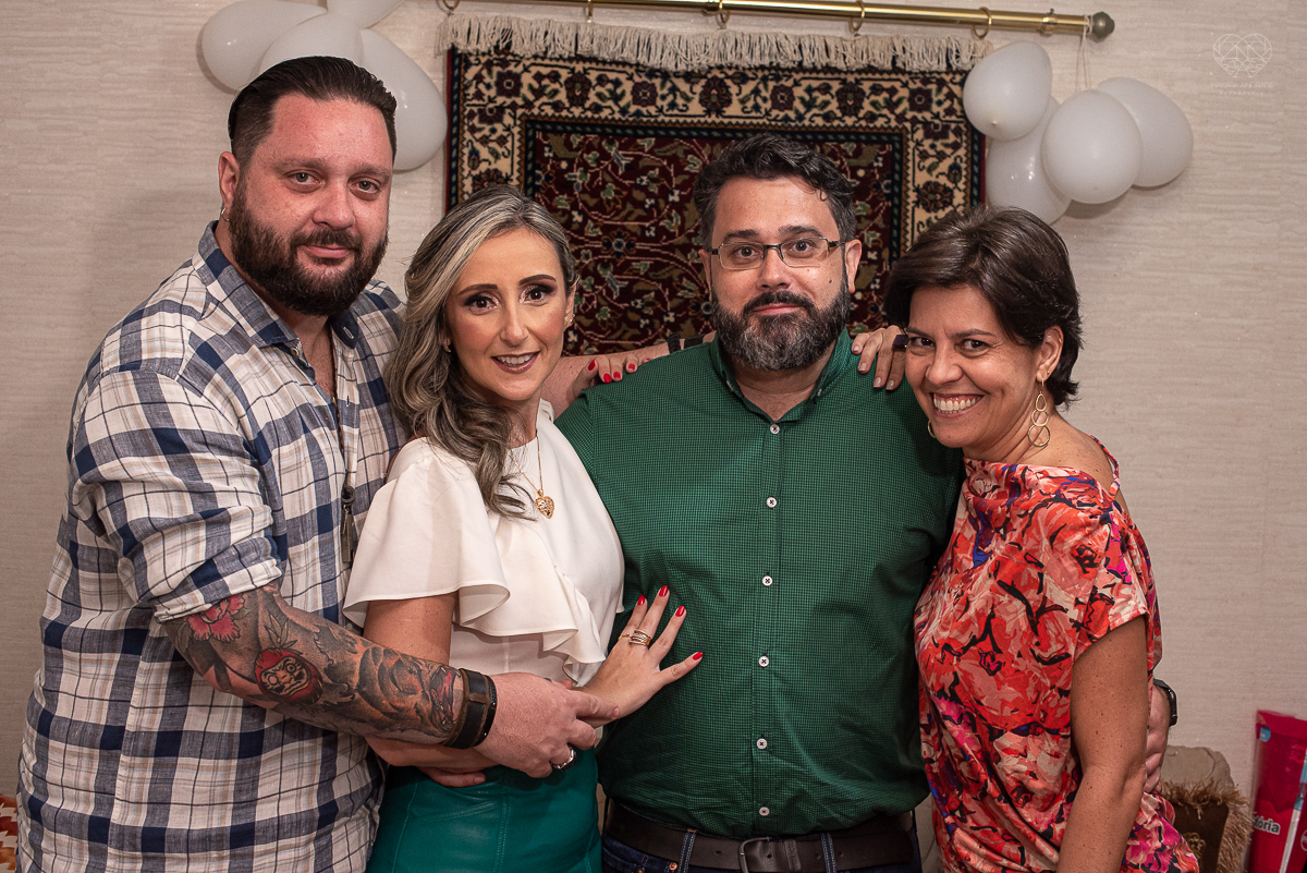 intimate wedding mini wedding feito em casa na cidade de santos fotografado pela fotografa premiada internacionalmente Nayara Andrade fotografia making of de noiva e noivo e jantar na casa da familia