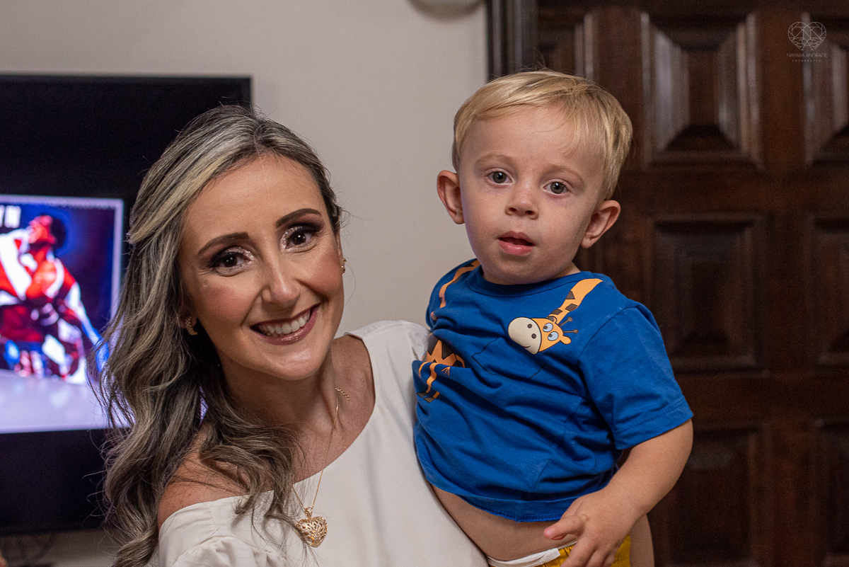 intimate wedding mini wedding feito em casa na cidade de santos fotografado pela fotografa premiada internacionalmente Nayara Andrade fotografia making of de noiva e noivo e jantar na casa da familia