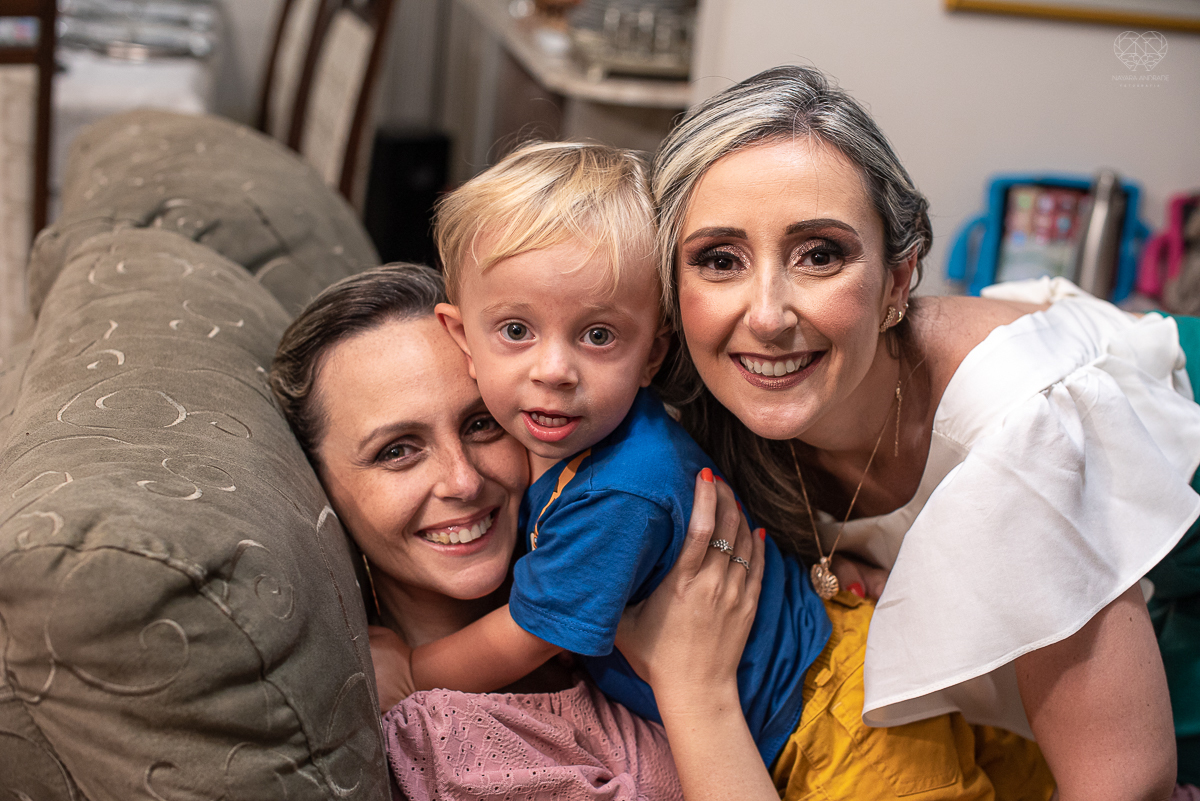 intimate wedding mini wedding feito em casa na cidade de santos fotografado pela fotografa premiada internacionalmente Nayara Andrade fotografia making of de noiva e noivo e jantar na casa da familia