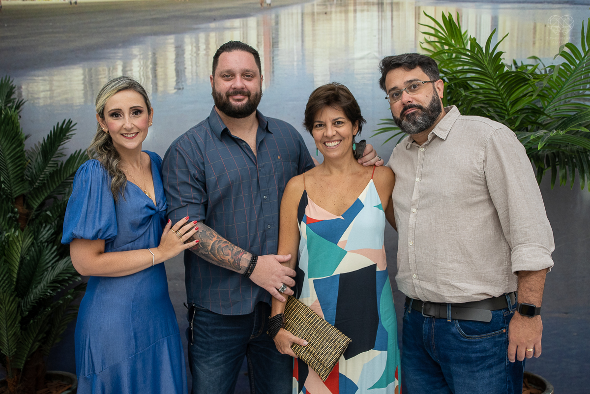 Fotografia de casamento civil cerimonia em meio a pandemia com mascara no cartorio de santos intimate wedding mini wedding feito em casa na cidade de santos fotografado pela fotografa premiada internacionalmente Nayara Andrade fotografia making of de noiv