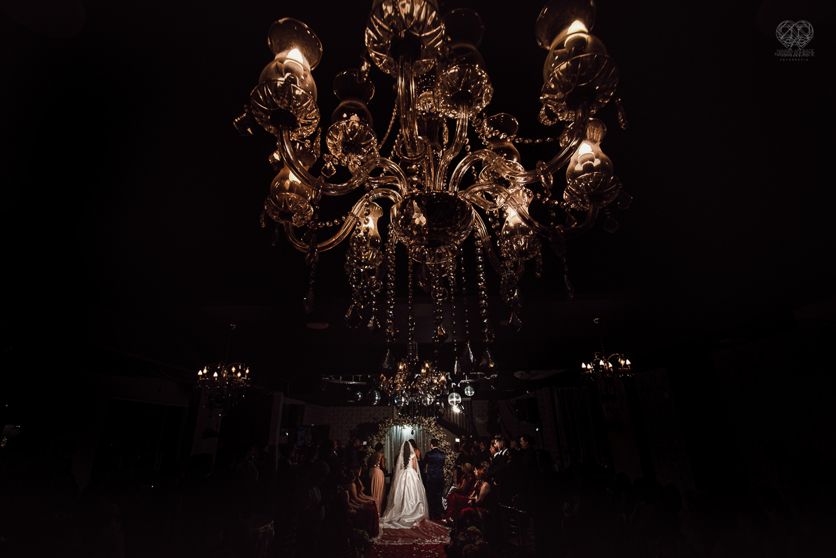 casamento classico noivo de terno azul noiva de coroa realizado no guaruja santos sao paulo pela fotografa Nayara Andrade premiada internacionalmente fotos com emoção e arte diferentes de tudo e exclusivas