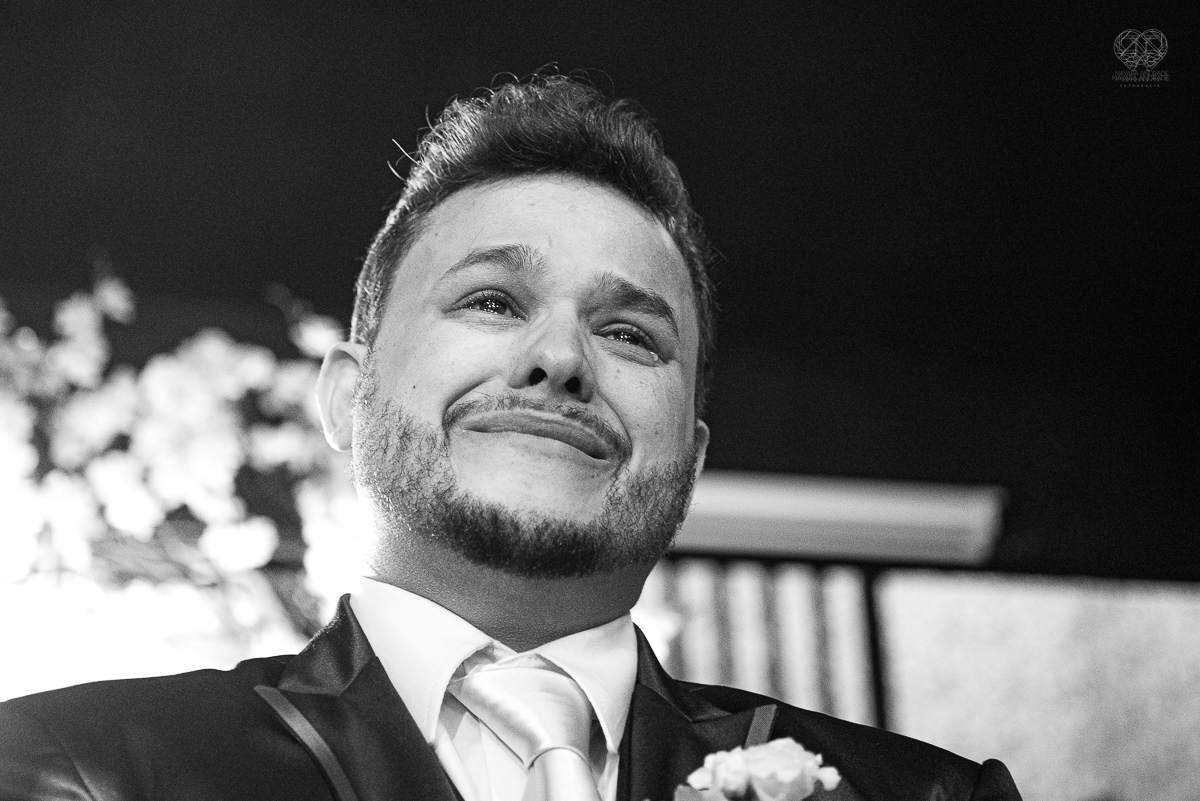 casamento classico noivo de terno azul noiva de coroa realizado no guaruja  santos sao paulo pela fotografa Nayara Andrade premiada internacionalmente