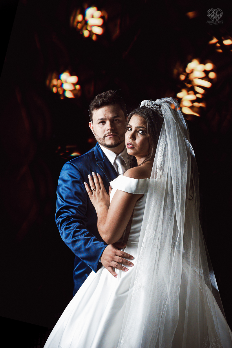 casamento classico noivo de terno azul noiva de coroa realizado no guaruja santos sao paulo pela fotografa Nayara Andrade premiada internacionalmente fotos com emoção e arte diferentes de tudo e exclusivas