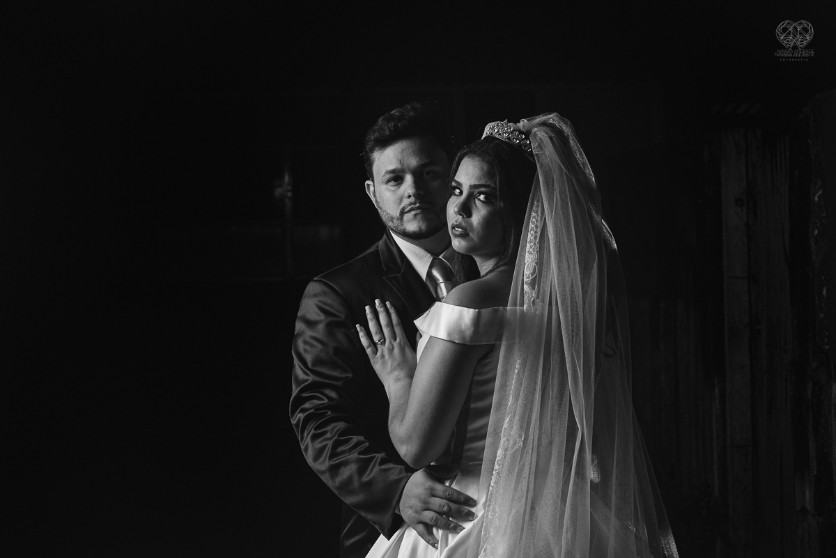 casamento classico noivo de terno azul noiva de coroa realizado no guaruja santos sao paulo pela fotografa Nayara Andrade premiada internacionalmente fotos com emoção e arte diferentes de tudo e exclusivas