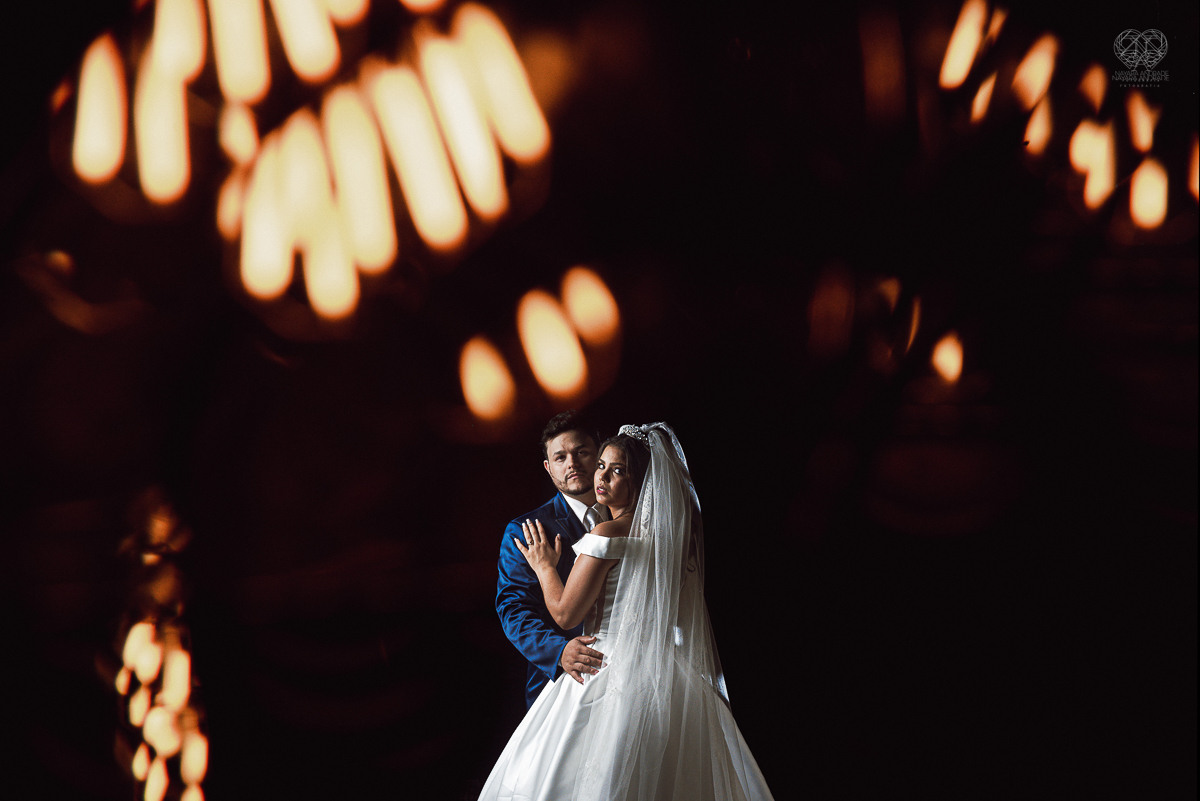 casamento classico noivo de terno azul noiva de coroa realizado no guaruja santos sao paulo pela fotografa Nayara Andrade premiada internacionalmente fotos com emoção e arte diferentes de tudo e exclusivas