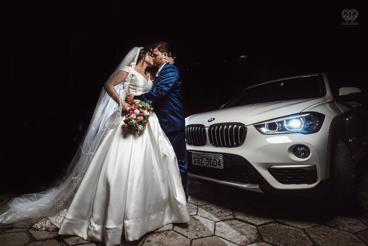 casamento classico noivo de terno azul noiva de coroa realizado no guaruja santos sao paulo pela fotografa Nayara Andrade premiada internacionalmente fotos com emoção e arte diferentes de tudo e exclusivas