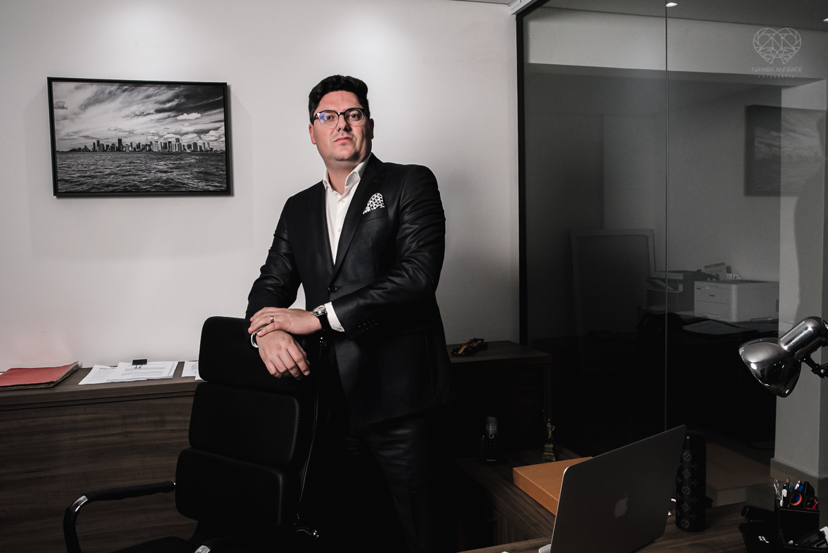 Fotos de escritorios, empresas para banco de imagens e uso pessoal em redes sociais. Fotos de branding de posicionamento em santos sao paulo feitas pela fotografa Nayara Andrade fotografa premiada internacionalmente