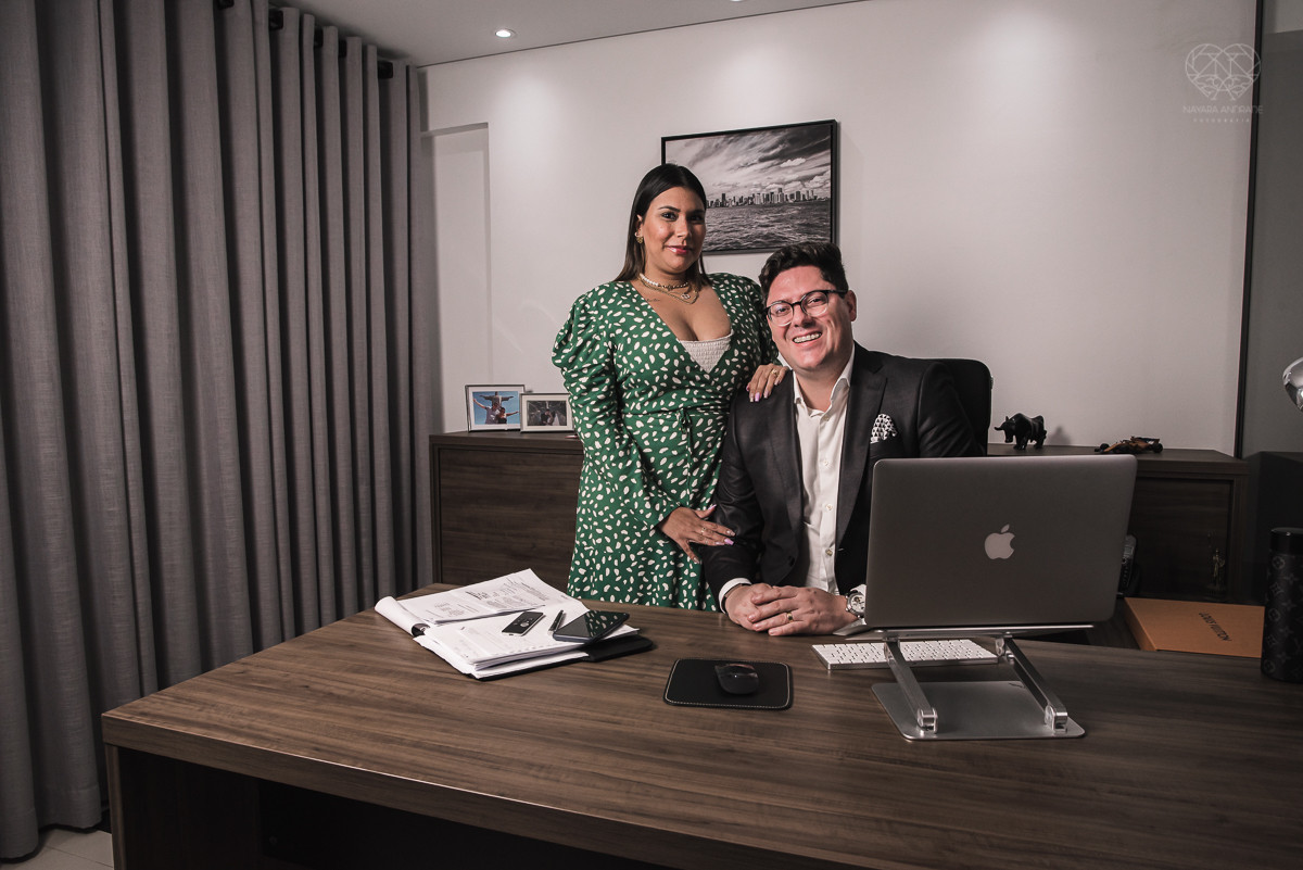 Fotos de escritorios, empresas para banco de imagens e uso pessoal em redes sociais. Fotos de branding de posicionamento em santos sao paulo feitas pela fotografa Nayara Andrade fotografa premiada internacionalmente