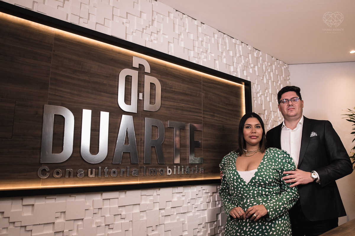 Fotos de escritorios, empresas para banco de imagens e uso pessoal em redes sociais. Fotos de branding de posicionamento em santos sao paulo feitas pela fotografa Nayara Andrade fotografa premiada internacionalmente