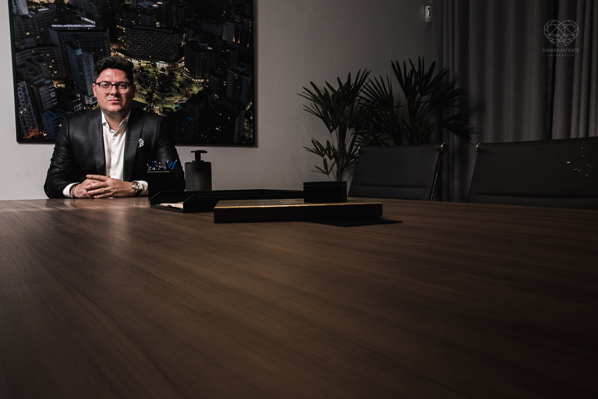 Fotos de escritorios, empresas para banco de imagens e uso pessoal em redes sociais. Fotos de branding de posicionamento em santos sao paulo feitas pela fotografa Nayara Andrade fotografa premiada internacionalmente