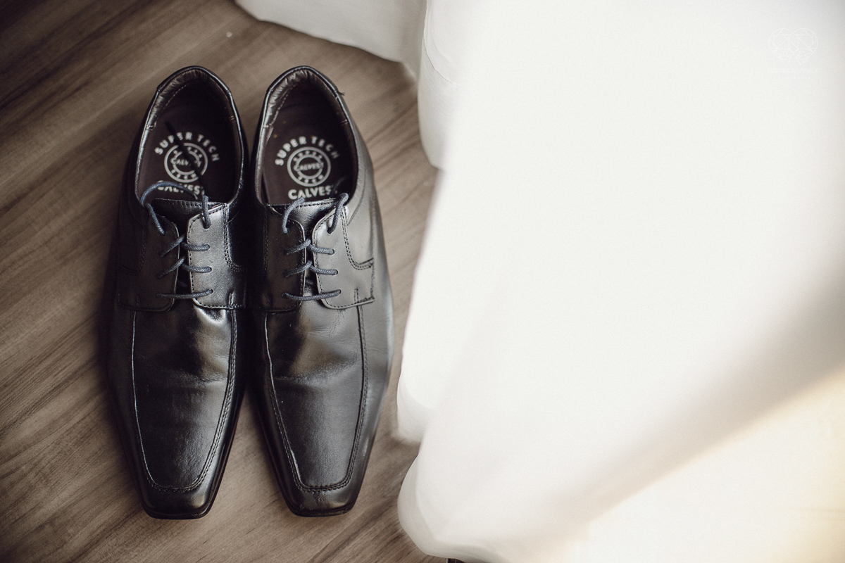 makinf od noivo passo a passo inspiração para homens foto de noivo se trocando no dia do casamento santos sao paulo fotografa premiada nayara andrade