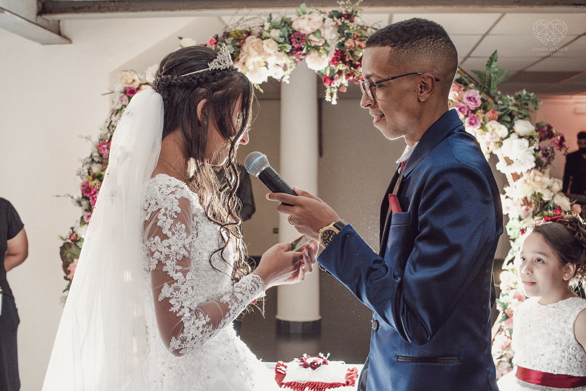 casamento classico na cidade de santos fotos no centro de santos festa na dock santos casal da congregaçao crista no brasil e fotos artisticas surpreendentes e inspiracao fotografa nayara andrade