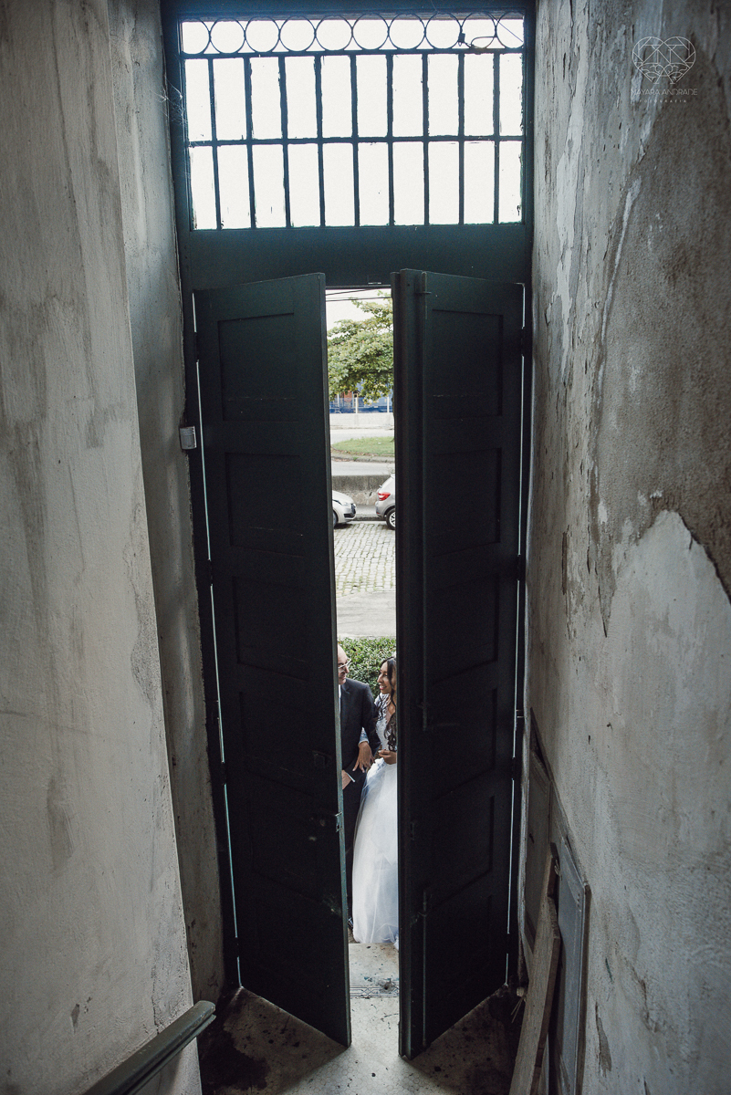 casamento classico na cidade de santos fotos no centro de santos festa na dock santos casal da congregaçao crista no brasil e fotos artisticas surpreendentes e inspiracao fotografa nayara andrade