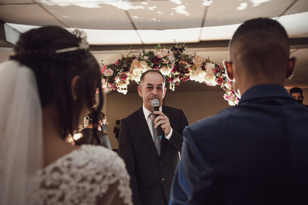 casamento classico na cidade de santos fotos no centro de santos festa na dock santos casal da congregaçao crista no brasil e fotos artisticas surpreendentes e inspiracao fotografa nayara andrade