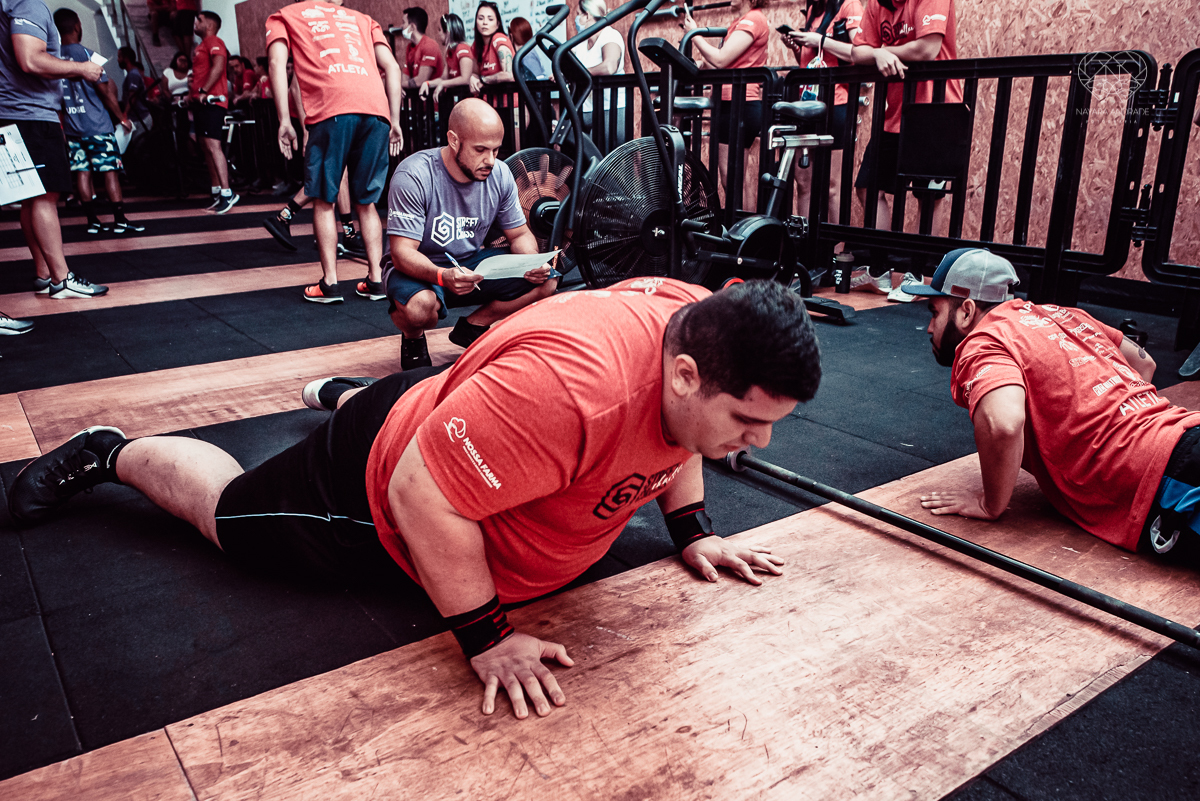Fotografia de campeonato esportivo crossfit  competiçao de crossfit em sao paulo fotos de atletas competindo fotos profissionais da fotografa premiada Nayara Andrade