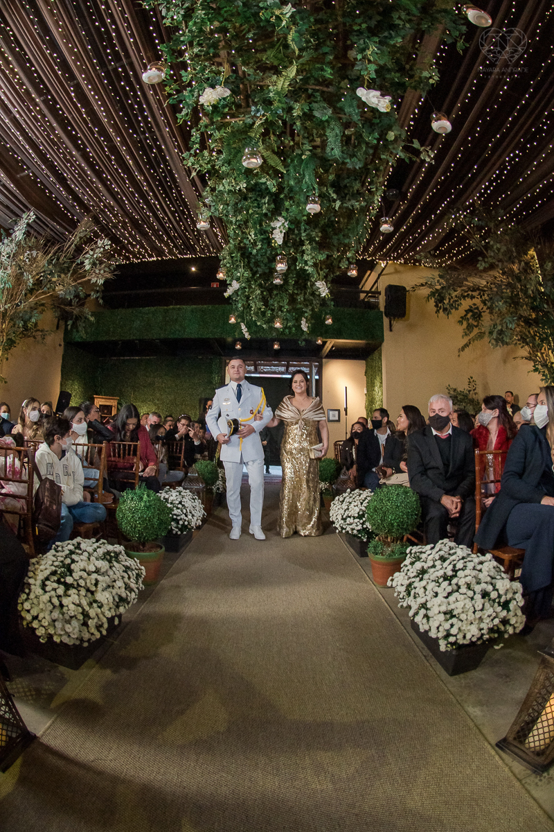 casamento classico com luzes e lustres no buffet napoleao em sao paulo fotografia de casamento pela fotografa premiada mundialmente nayara andrade da cidade de santos inspiraçao de casamento decoraçao classica