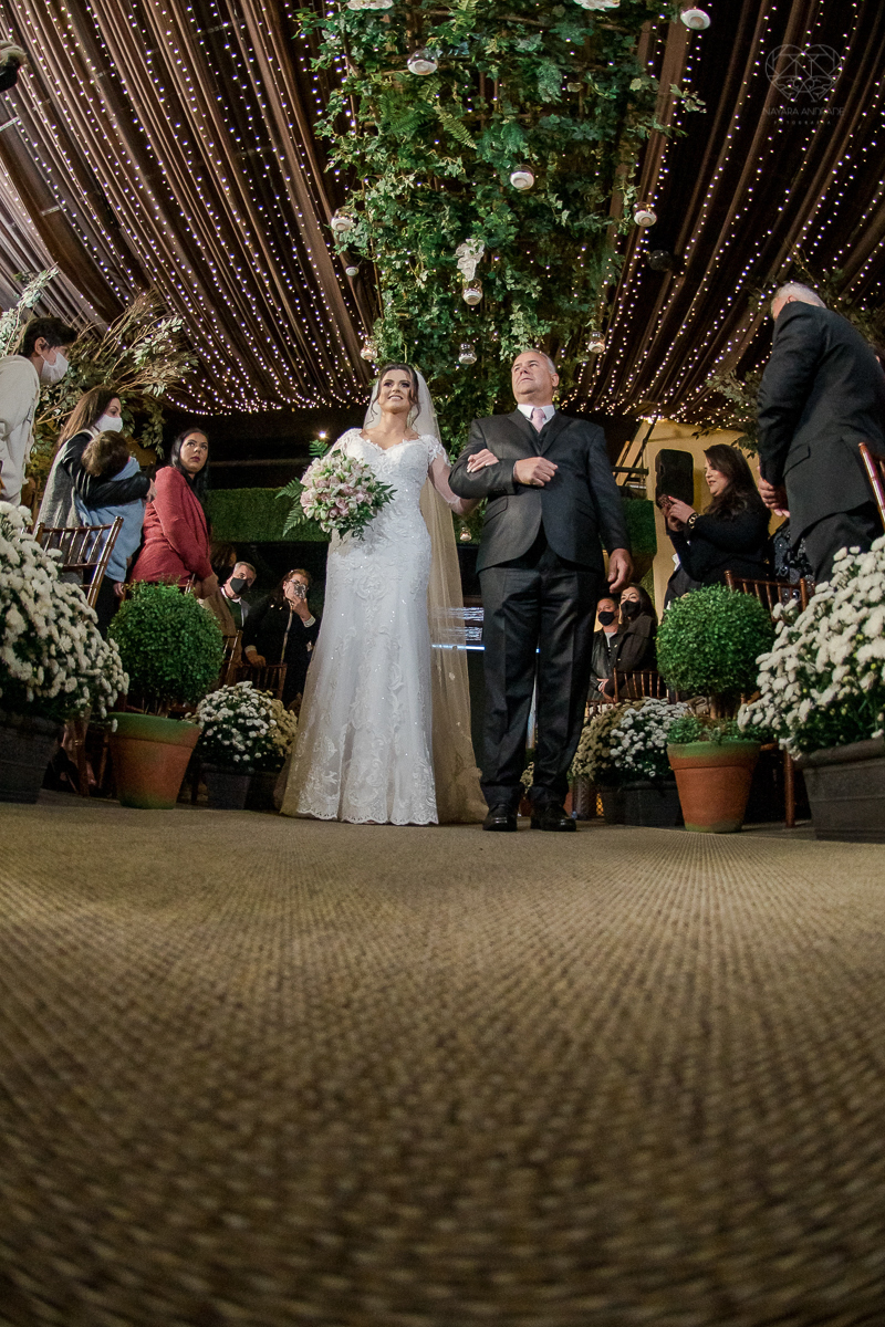 casamento classico com luzes e lustres no buffet napoleao em sao paulo fotografia de casamento pela fotografa premiada mundialmente nayara andrade da cidade de santos inspiraçao de casamento decoraçao classica