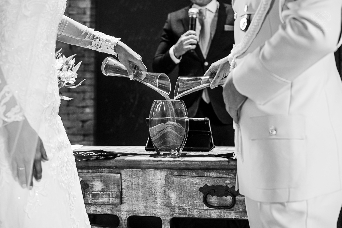 casamento classico com luzes e lustres no buffet napoleao em sao paulo fotografia de casamento pela fotografa premiada mundialmente nayara andrade da cidade de santos inspiraçao de casamento decoraçao classica