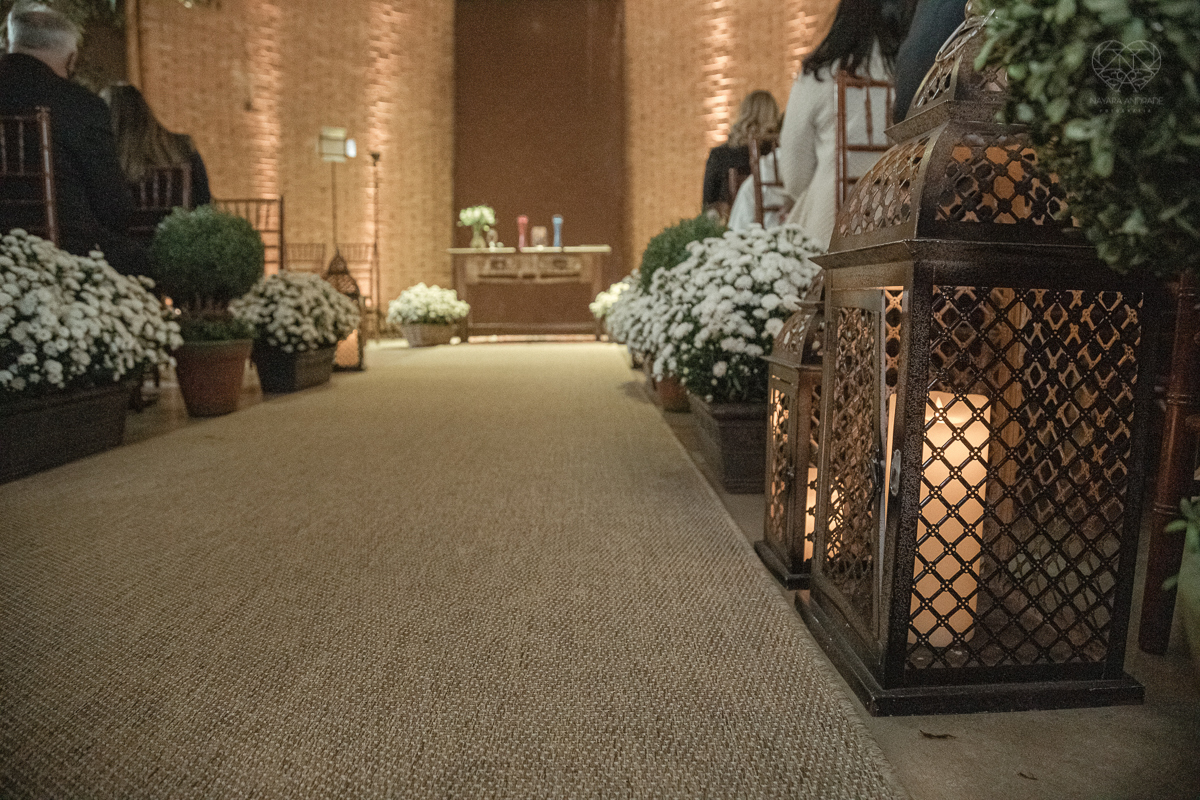 Inspiracao de decoracao de casamento com luzes no teto rustica classica e romantica com flores rosas casamento classico com luzes e lustres no buffet napoleao em sao paulo fotografia de casamento pela fotografa premiada mundialmente nayara andrade da cida