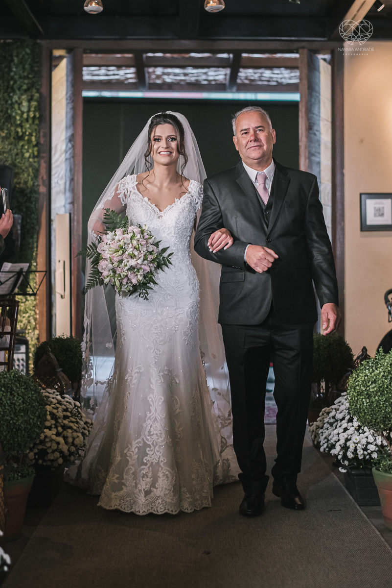 casamento classico com luzes e lustres no buffet napoleao em sao paulo fotografia de casamento pela fotografa premiada mundialmente nayara andrade da cidade de santos inspiraçao de casamento decoraçao classica