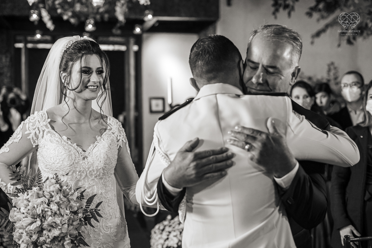 casamento classico com luzes e lustres no buffet napoleao em sao paulo fotografia de casamento pela fotografa premiada mundialmente nayara andrade da cidade de santos inspiraçao de casamento decoraçao classica