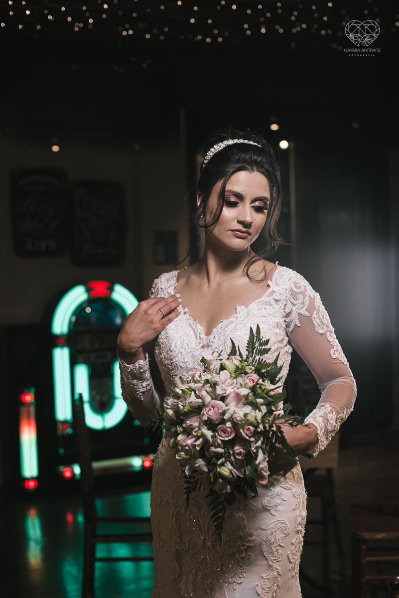 casamento classico com luzes e lustres no buffet napoleao em sao paulo fotografia de casamento pela fotografa premiada mundialmente nayara andrade da cidade de santos inspiraçao de casamento decoraçao classica