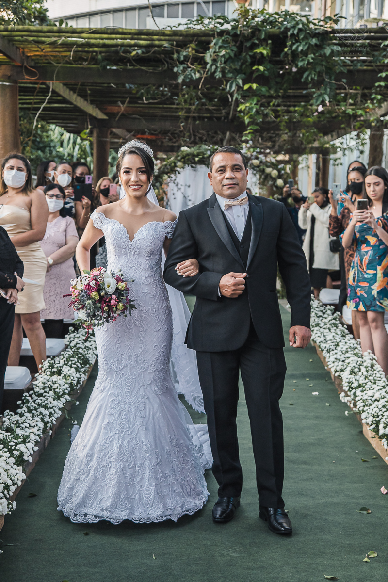 casamento de dia no por do Sol em Santos Sao Vicente no espaço Plataforma fotos emocionanete pela fotografa premiada internacionalmente Nayara Andrade fotos de inspiraçao