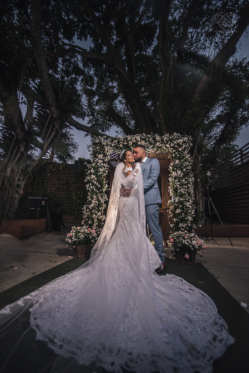 casamento de dia no por do Sol em Santos Sao Vicente no espaço Plataforma fotos emocionanete pela fotografa premiada internacionalmente Nayara Andrade fotos de inspiraçao