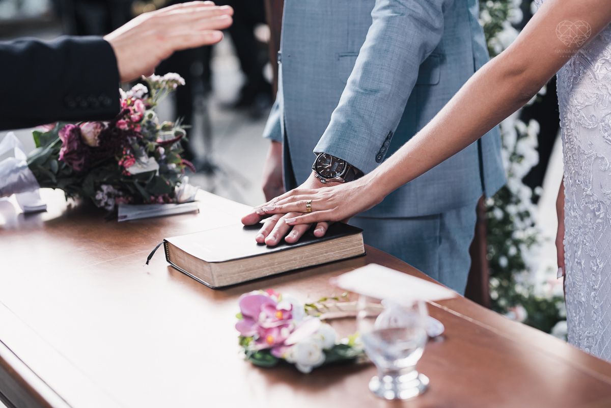 casamento de dia no por do Sol em Santos Sao Vicente no espaço Plataforma fotos emocionanete pela fotografa premiada internacionalmente Nayara Andrade fotos de inspiraçao