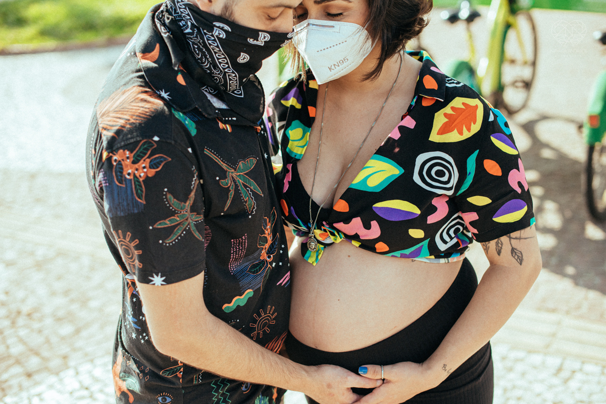 Ensaio gestante feito na praia de santos  litoral de sao paulo pela fotografa premiada nayara andrade fotos leves naturais e com emoçao mulher gravida inspiraçao de fotos  gravidez na praia