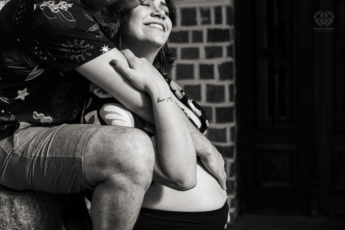 Ensaio gestante feito na praia de santos  litoral de sao paulo pela fotografa premiada nayara andrade fotos leves naturais e com emoçao mulher gravida inspiraçao de fotos  gravidez na praia