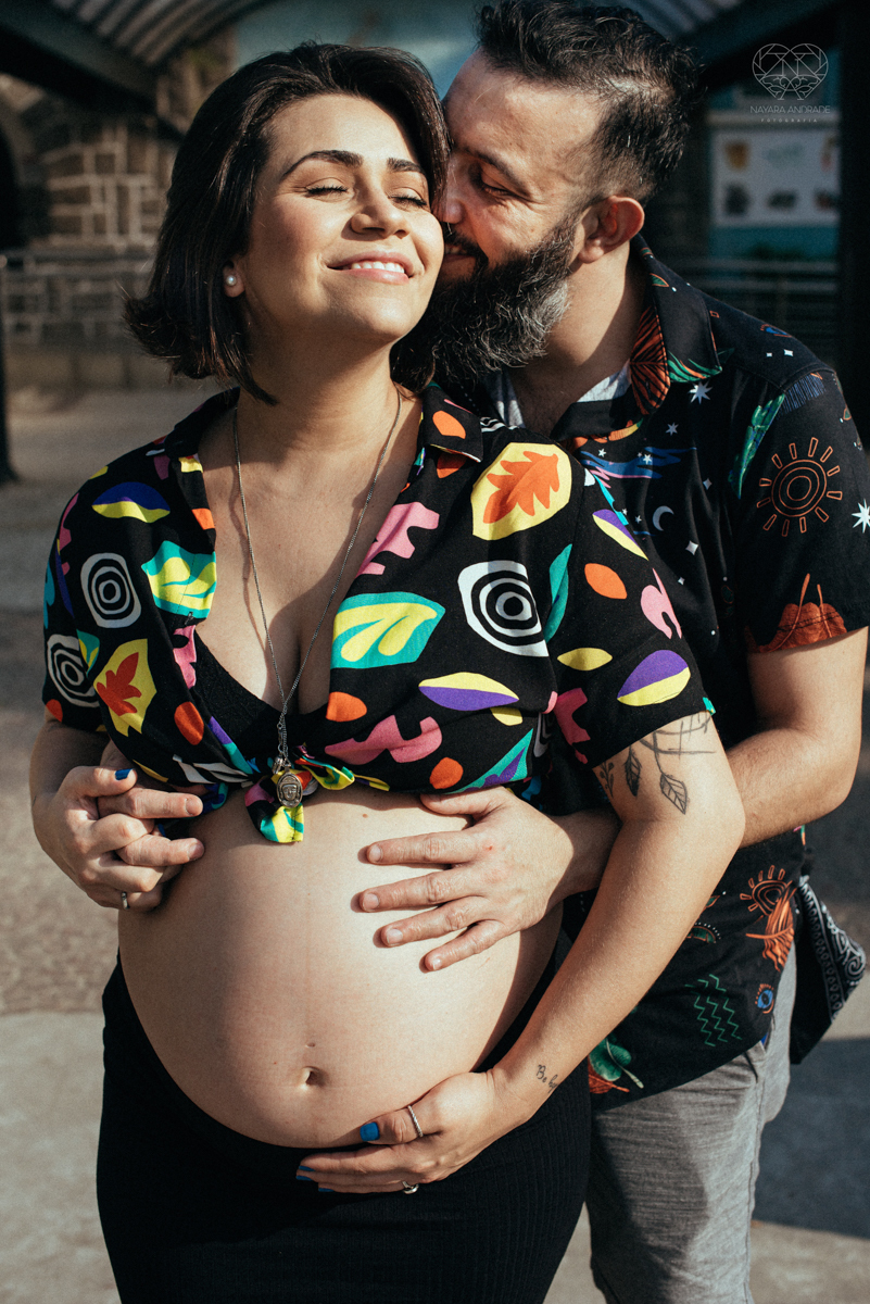 Ensaio gestante feito na praia de santos  litoral de sao paulo pela fotografa premiada nayara andrade fotos leves naturais e com emoçao mulher gravida inspiraçao de fotos  gravidez na praia