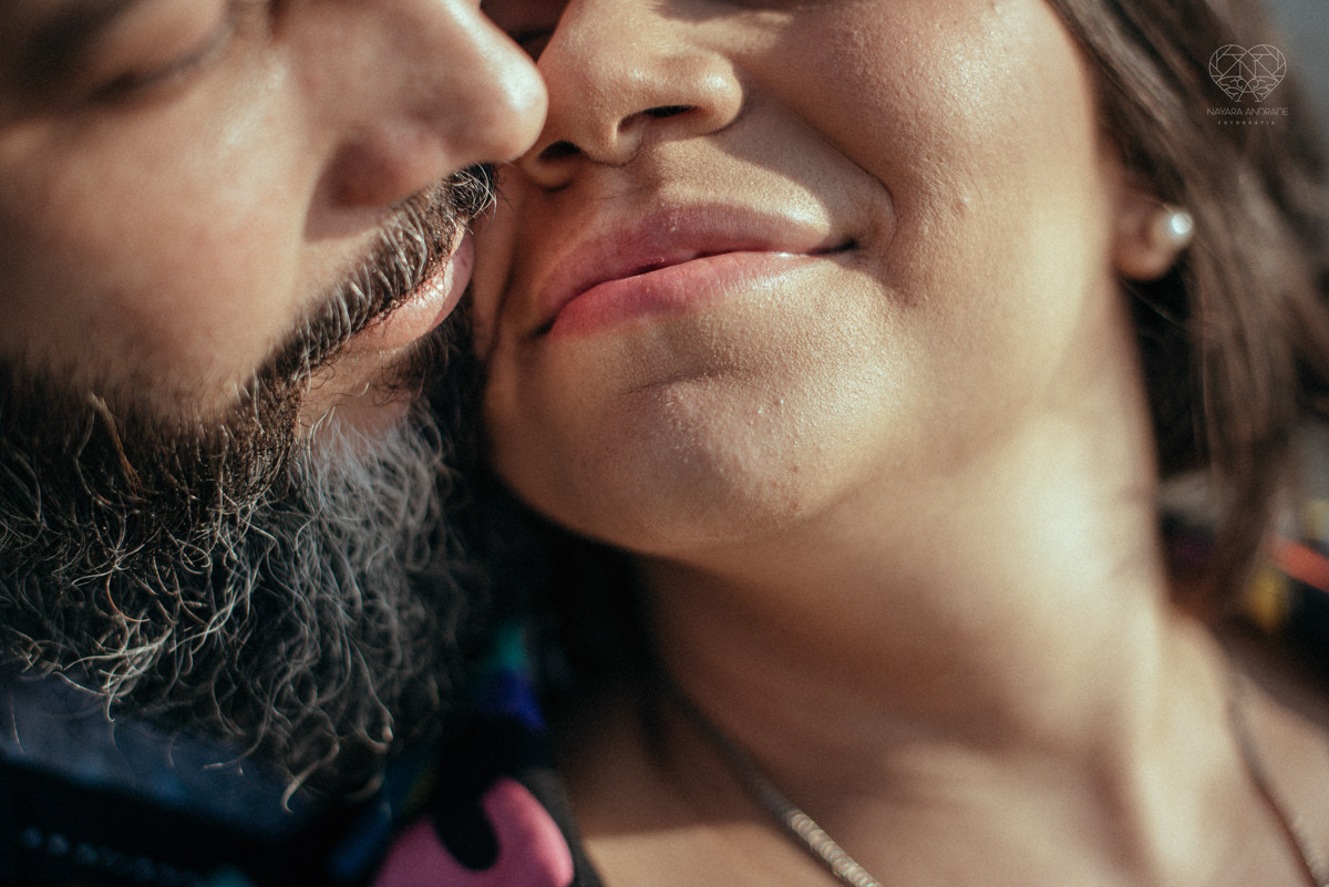Ensaio gestante feito na praia de santos  litoral de sao paulo pela fotografa premiada nayara andrade fotos leves naturais e com emoçao mulher gravida inspiraçao de fotos  gravidez na praia