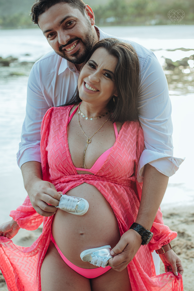 Ensaio gestante na praia do guaruja sao pedro iporgana e conchas no ltoral de sao paulo  gestante classica estilo moda fotos inspiradoras para gravidas criativas e com sentimento feitas pela fotografa premiada Nayara Andrade