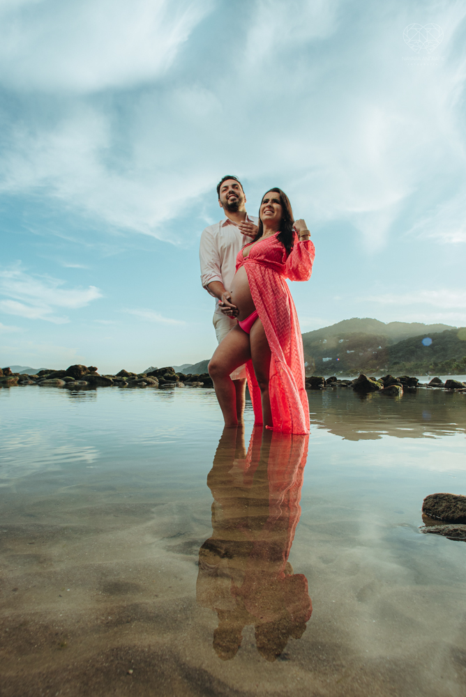 Ensaio gestante na praia do guaruja sao pedro iporgana e conchas no ltoral de sao paulo  gestante classica estilo moda fotos inspiradoras para gravidas criativas e com sentimento feitas pela fotografa premiada Nayara Andrade