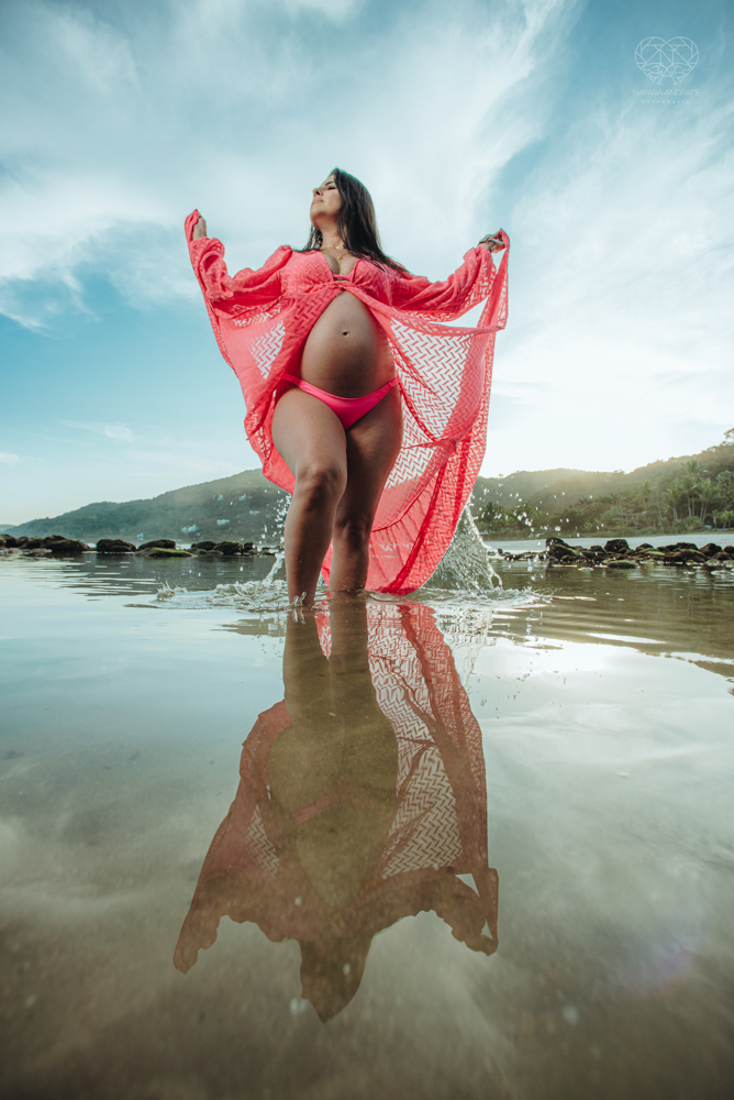 Ensaio gestante na praia do guaruja sao pedro iporgana e conchas no ltoral de sao paulo  gestante classica estilo moda fotos inspiradoras para gravidas criativas e com sentimento feitas pela fotografa premiada Nayara Andrade