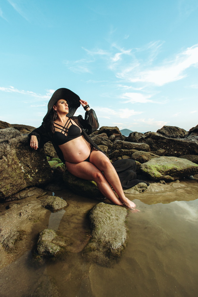 Ensaio gestante na praia do guaruja sao pedro iporgana e conchas no ltoral de sao paulo  gestante classica estilo moda fotos inspiradoras para gravidas criativas e com sentimento feitas pela fotografa premiada Nayara Andrade