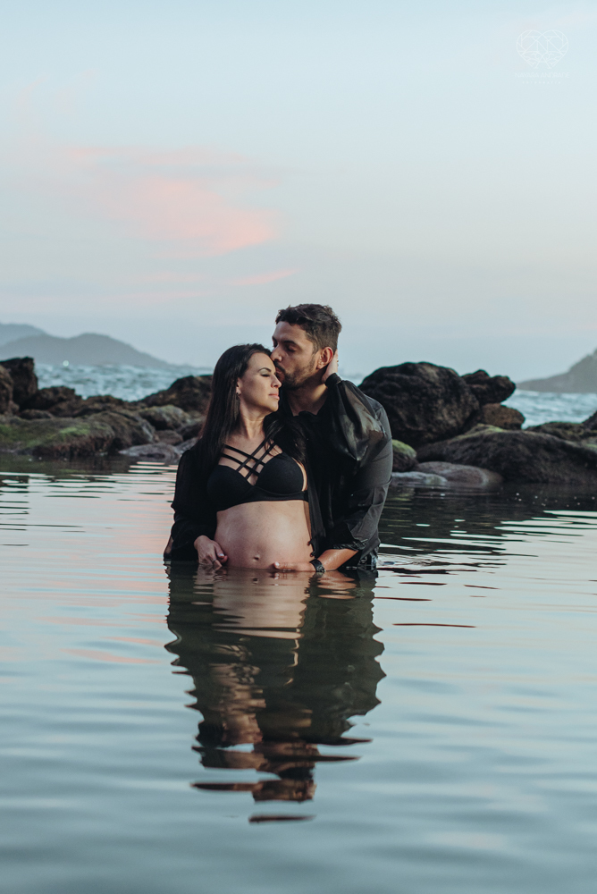 Ensaio gestante na praia do guaruja sao pedro iporgana e conchas no ltoral de sao paulo  gestante classica estilo moda fotos inspiradoras para gravidas criativas e com sentimento feitas pela fotografa premiada Nayara Andrade